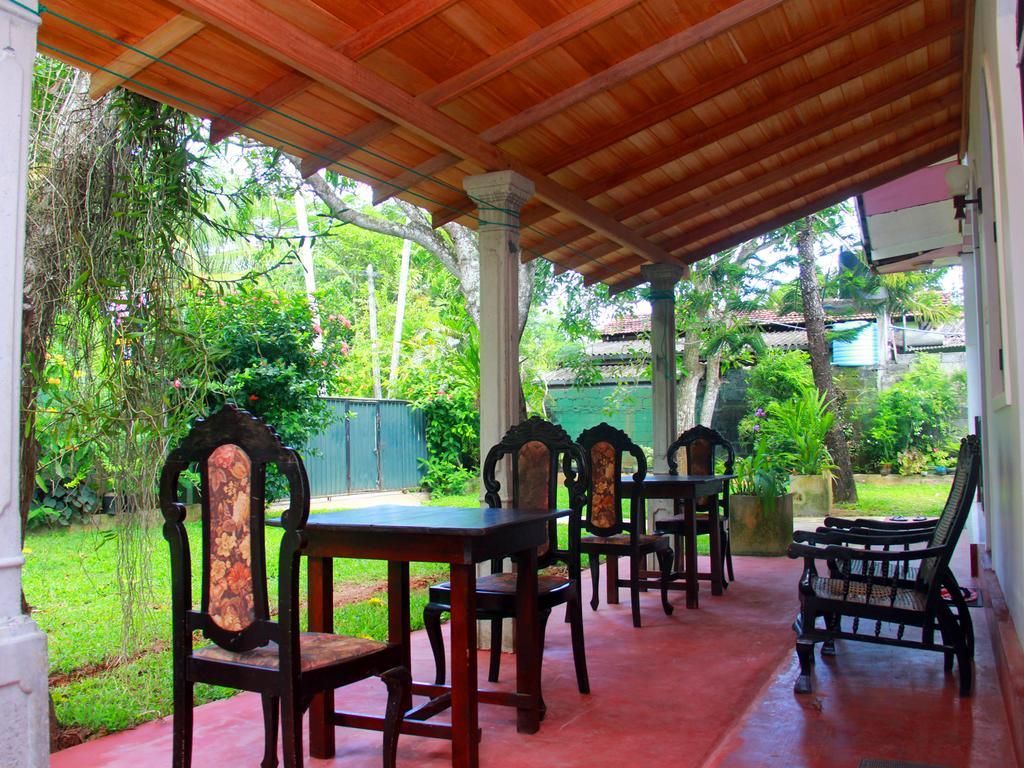 Lotus Villa Mirissa Exterior photo
